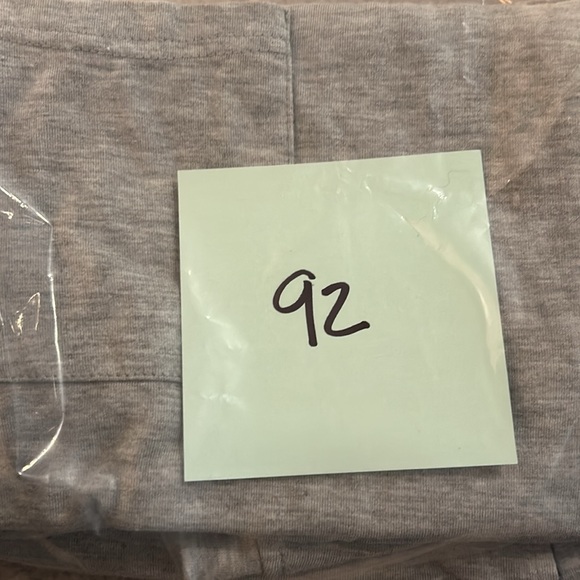 Soft gray tshirt with front pocket - Picture 4 of 4